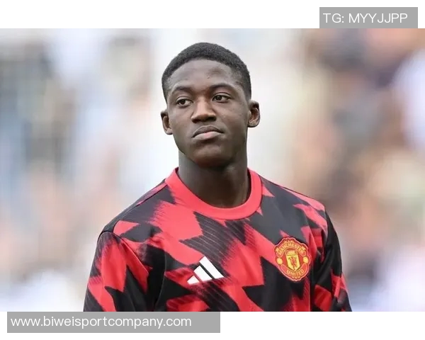 曼联冬窗前将与梅努齐尔克泽进行重要谈判探讨转会事宜