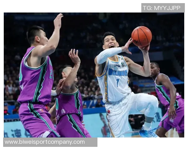 光速扳平瞬间浙江队洛佩斯失误助攻卡列洛进球战平泰山 光速扳平瞬间浙江队洛佩斯失误助攻卡列洛进球战平泰山